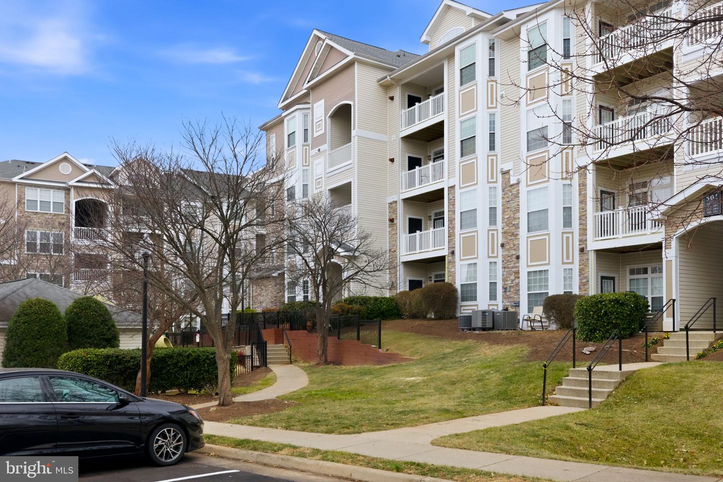 501 SUNSET VIEW TER SE #407, LEESBURG, Virginia 20175, 1 Bedroom Bedrooms, ,1 BathroomBathrooms,Residential,For sale,501 SUNSET VIEW TER SE #407,VALO2113740 MLS # VALO2113740