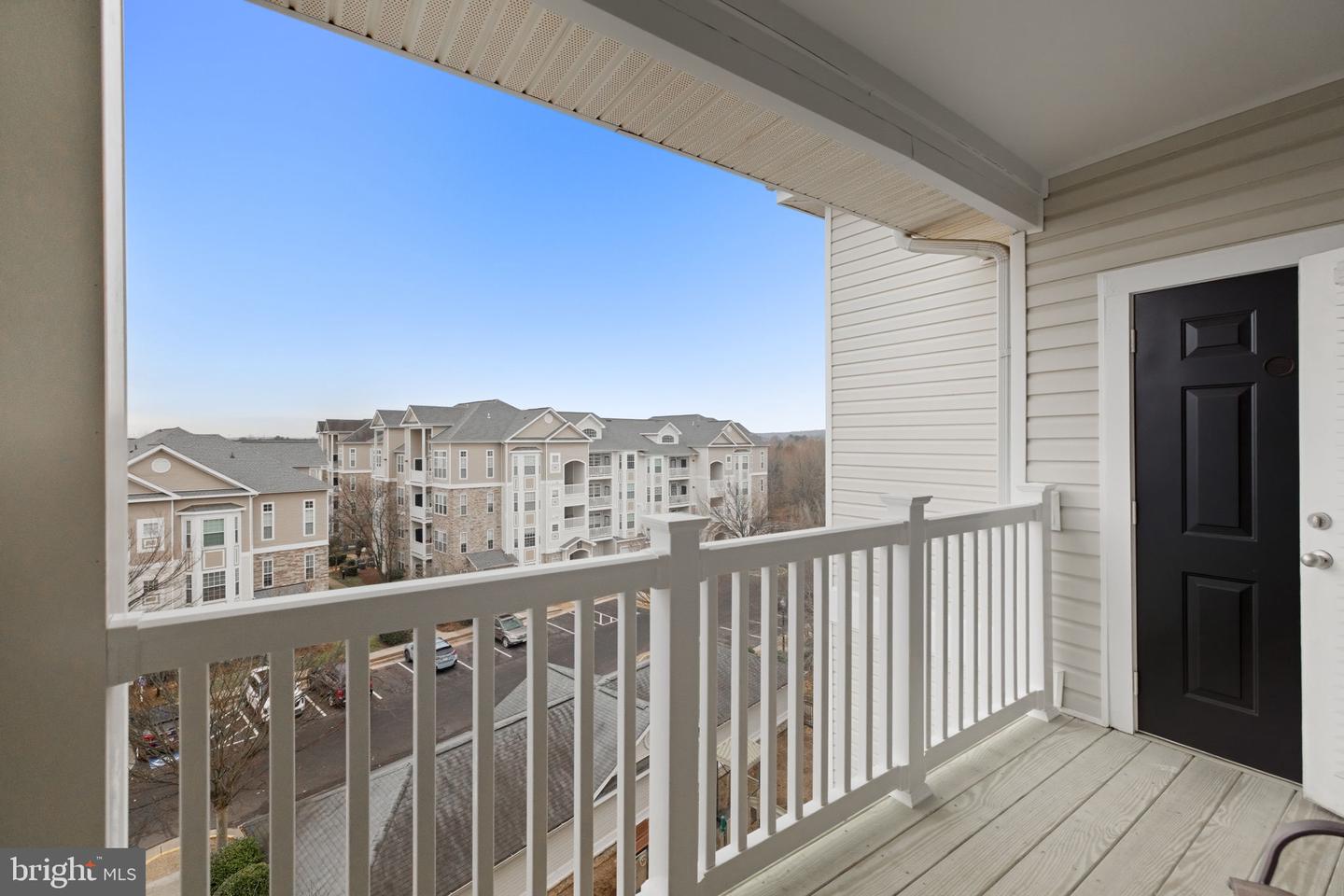 501 SUNSET VIEW TER SE #407, LEESBURG, Virginia 20175, 1 Bedroom Bedrooms, ,1 BathroomBathrooms,Residential,For sale,501 SUNSET VIEW TER SE #407,VALO2113740 MLS # VALO2113740