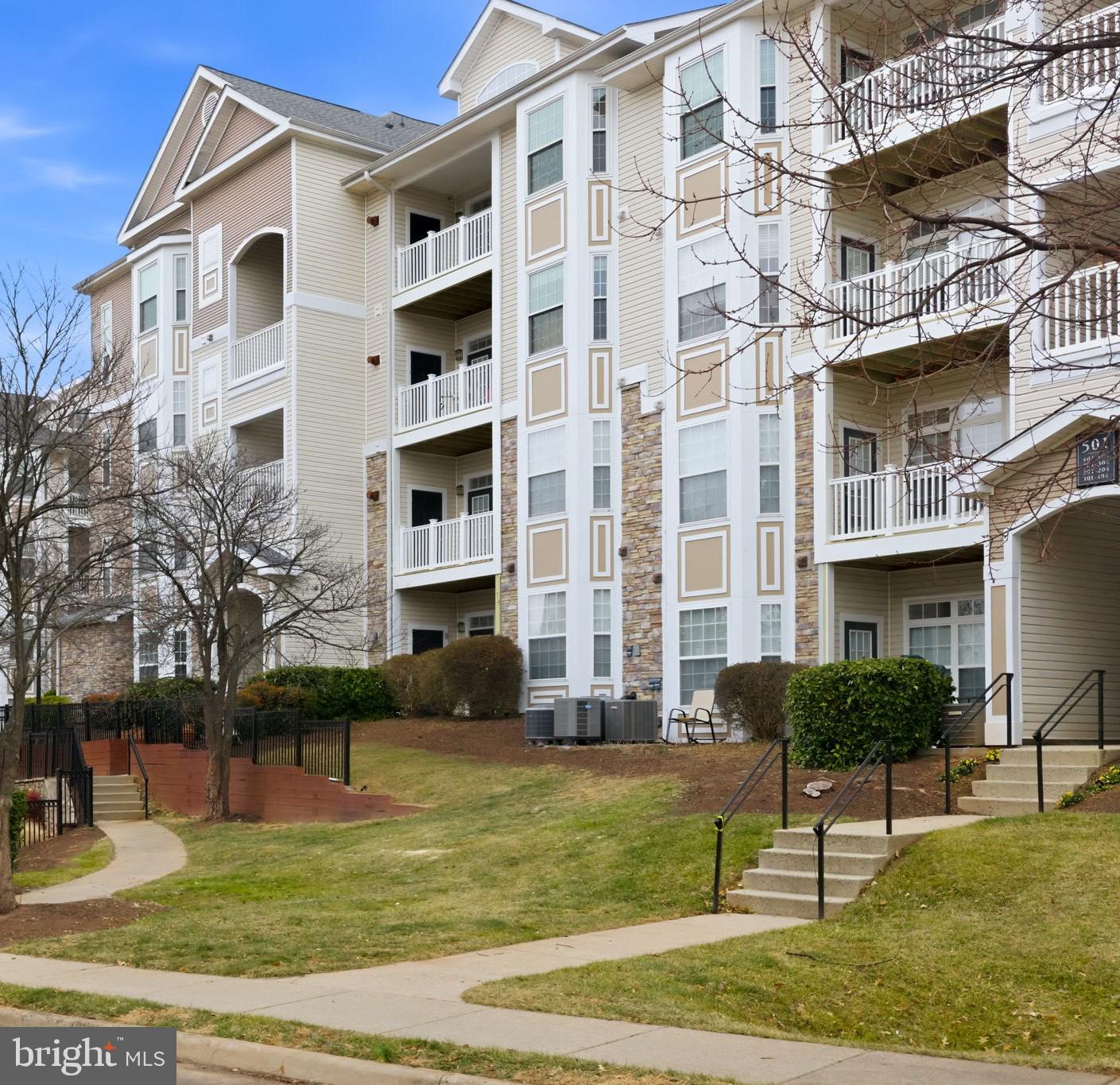 501 SUNSET VIEW TER SE #407, LEESBURG, Virginia 20175, 1 Bedroom Bedrooms, ,1 BathroomBathrooms,Residential,For sale,501 SUNSET VIEW TER SE #407,VALO2113740 MLS # VALO2113740