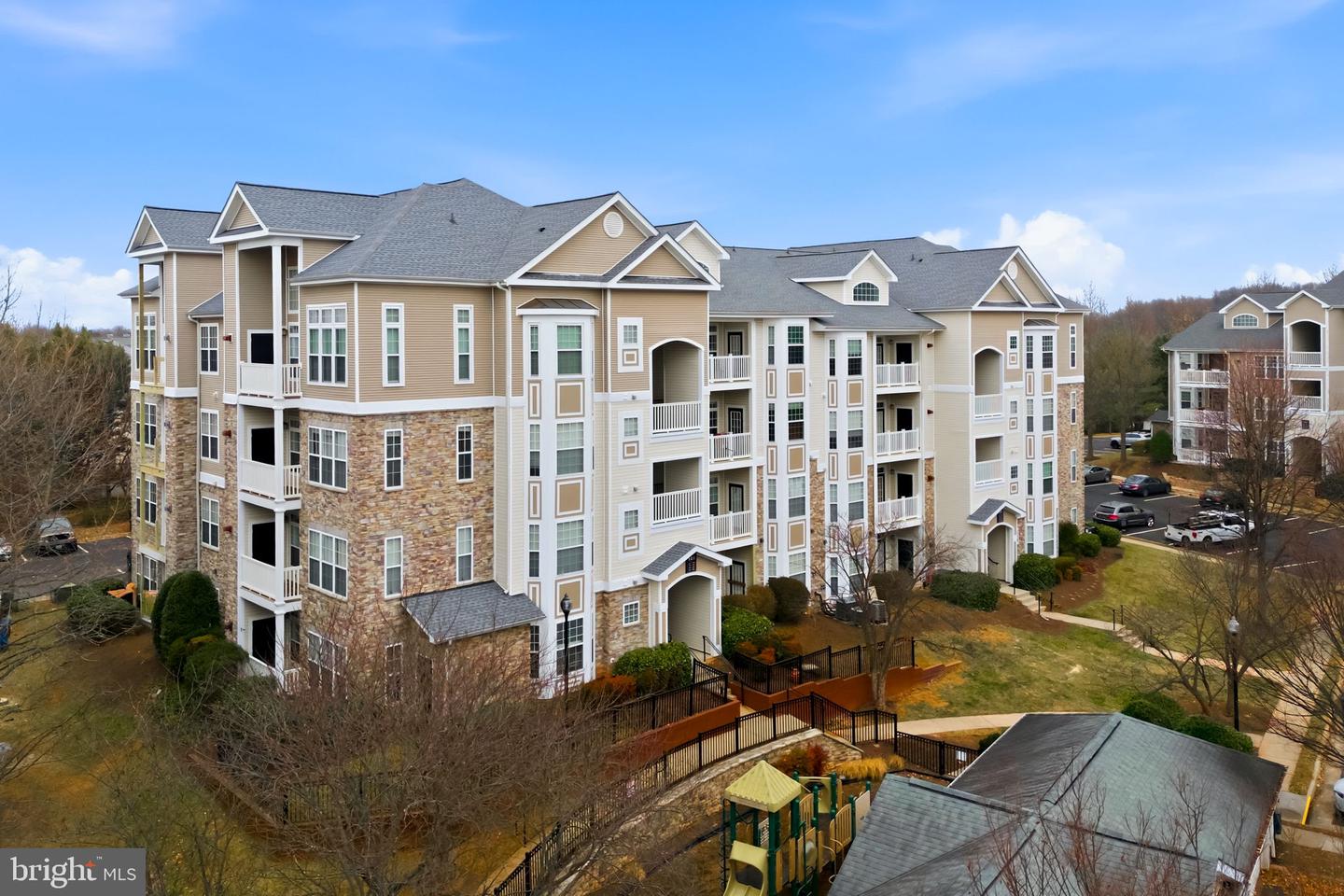 501 SUNSET VIEW TER SE #407, LEESBURG, Virginia 20175, 1 Bedroom Bedrooms, ,1 BathroomBathrooms,Residential,For sale,501 SUNSET VIEW TER SE #407,VALO2113740 MLS # VALO2113740