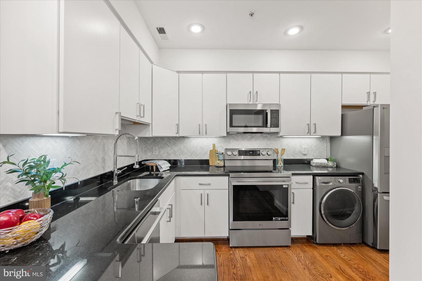 660 MORTON PL NE #5, WASHINGTON, District Of Columbia 20002, 2 Bedrooms Bedrooms, 4 Rooms Rooms,1 BathroomBathrooms,Residential,For sale,660 MORTON PL NE #5,DCDC2240876 MLS # DCDC2240876