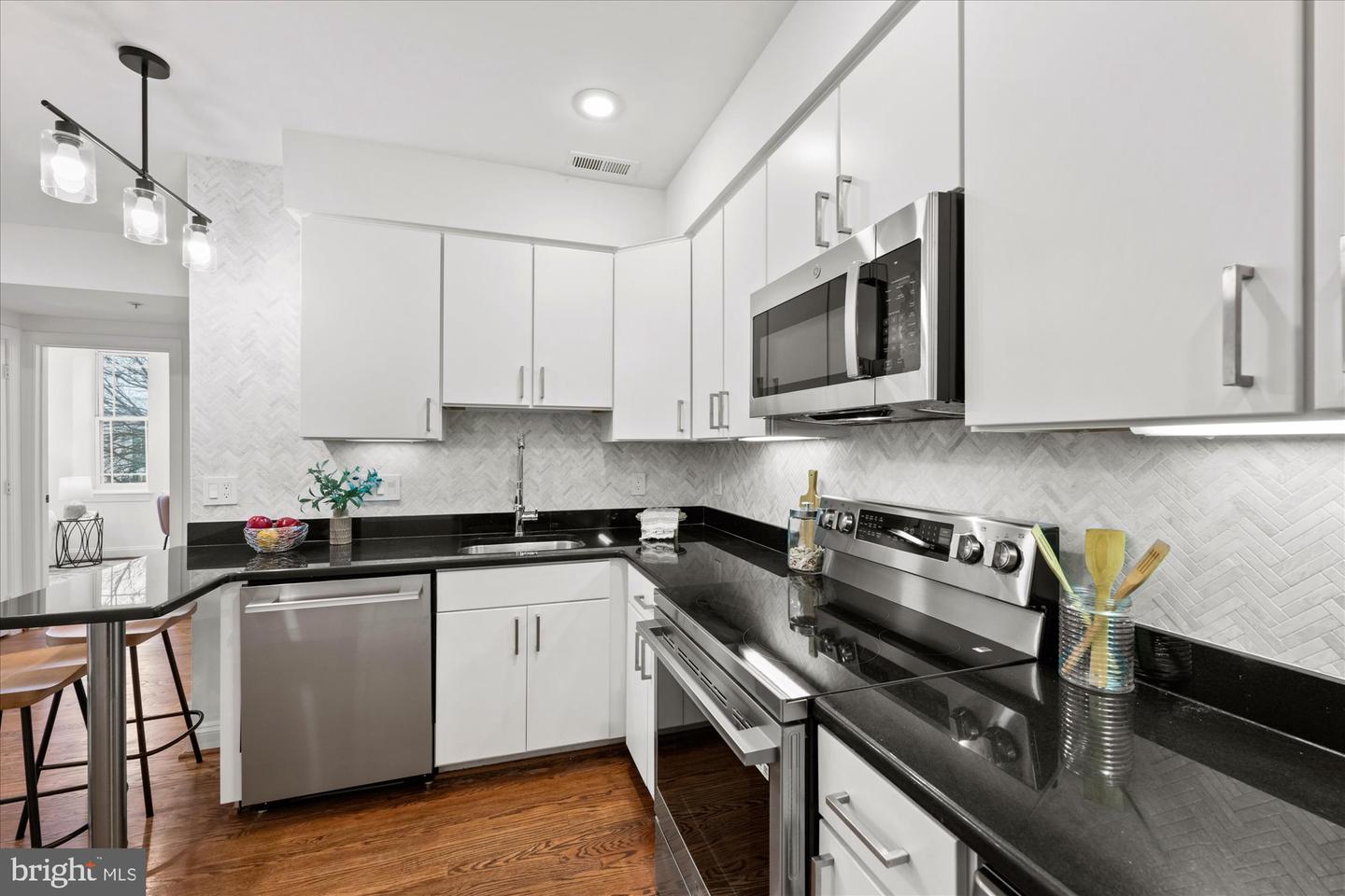 660 MORTON PL NE #5, WASHINGTON, District Of Columbia 20002, 2 Bedrooms Bedrooms, 4 Rooms Rooms,1 BathroomBathrooms,Residential,For sale,660 MORTON PL NE #5,DCDC2240876 MLS # DCDC2240876