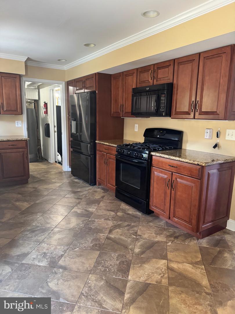 4303 MARKWOOD LN, FAIRFAX, Virginia 22033, 4 Bedrooms Bedrooms, ,2 BathroomsBathrooms,Residential,For sale,4303 MARKWOOD LN,VAFX2285316 MLS # VAFX2285316