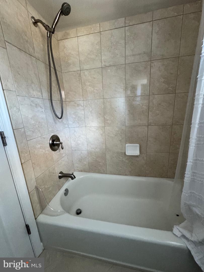 4303 MARKWOOD LN, FAIRFAX, Virginia 22033, 4 Bedrooms Bedrooms, ,2 BathroomsBathrooms,Residential,For sale,4303 MARKWOOD LN,VAFX2285316 MLS # VAFX2285316