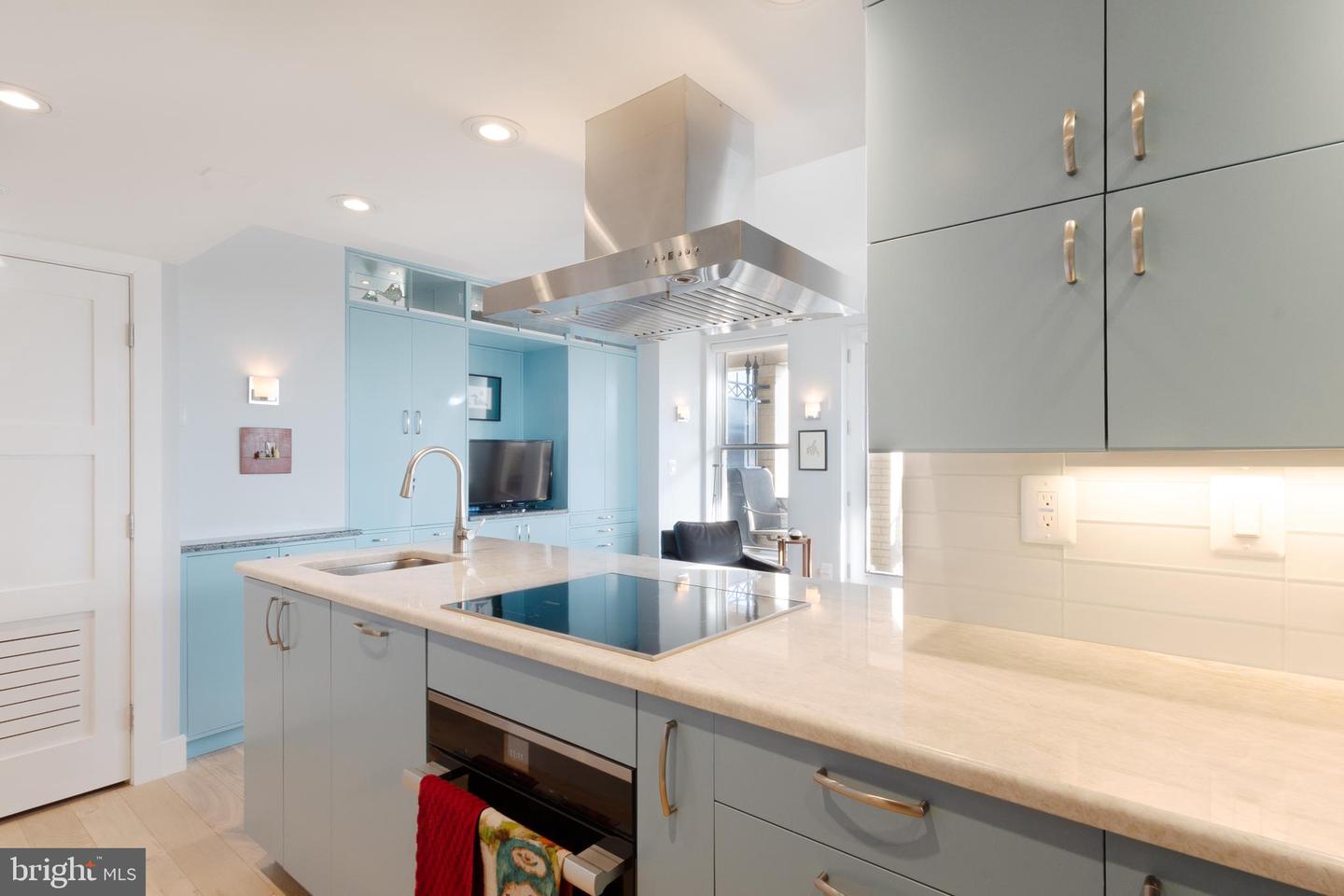 601 PENNSYLVANIA AVE NW #1407, WASHINGTON, District Of Columbia 20004, 1 Bedroom Bedrooms, ,1 BathroomBathrooms,Residential,For sale,601 PENNSYLVANIA AVE NW #1407,DCDC2241014 MLS # DCDC2241014