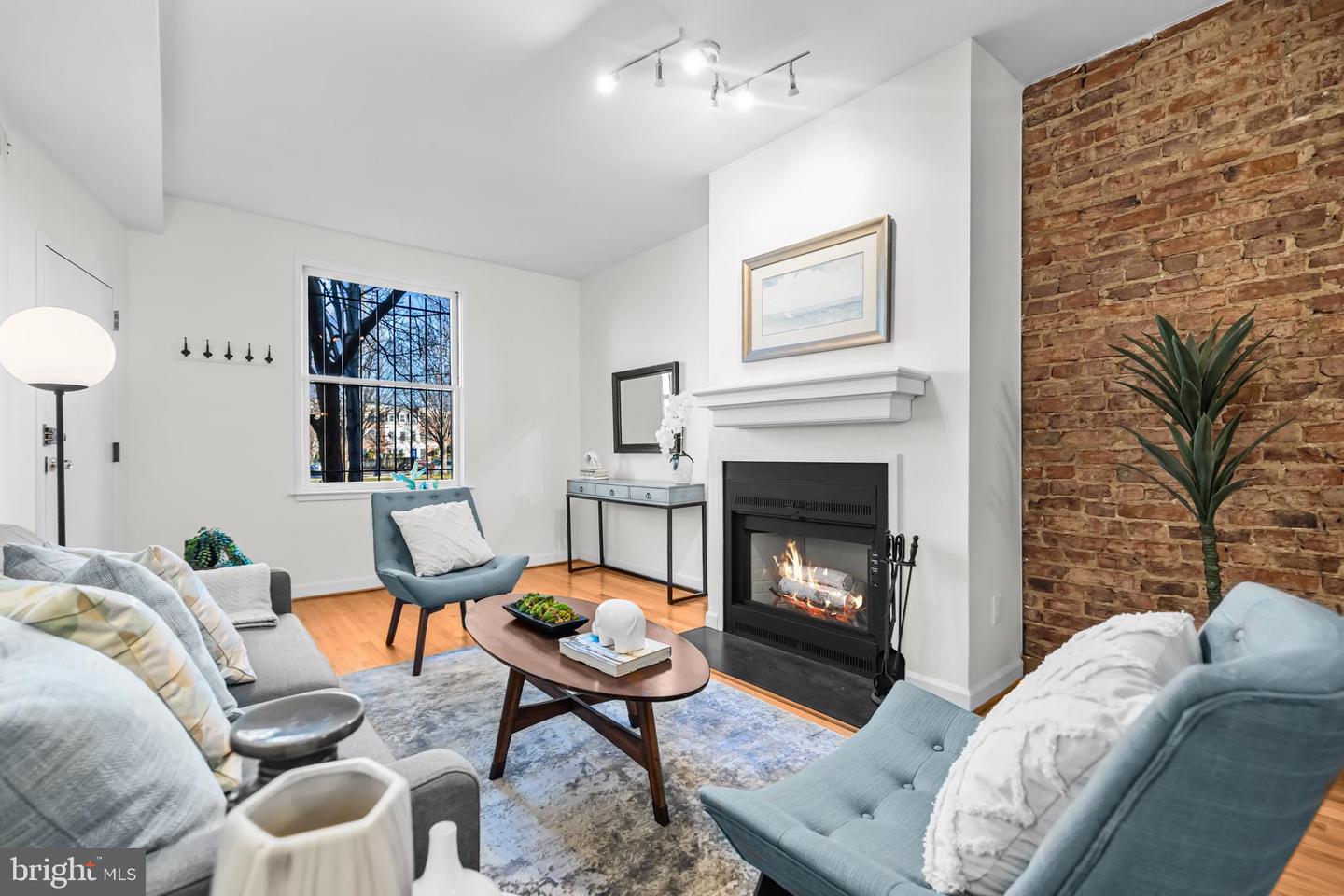 1239 C ST SE #1, WASHINGTON, District Of Columbia 20003, 1 Bedroom Bedrooms, ,1 BathroomBathrooms,Residential,For sale,1239 C ST SE #1,DCDC2241112 MLS # DCDC2241112