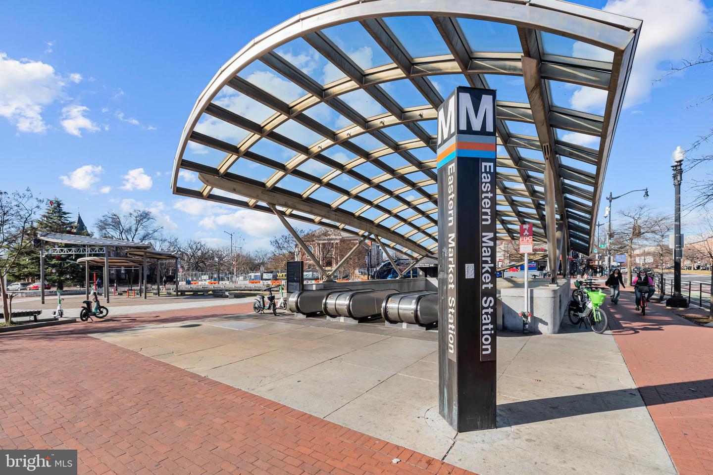 1239 C ST SE #1, WASHINGTON, District Of Columbia 20003, 1 Bedroom Bedrooms, ,1 BathroomBathrooms,Residential,For sale,1239 C ST SE #1,DCDC2241112 MLS # DCDC2241112