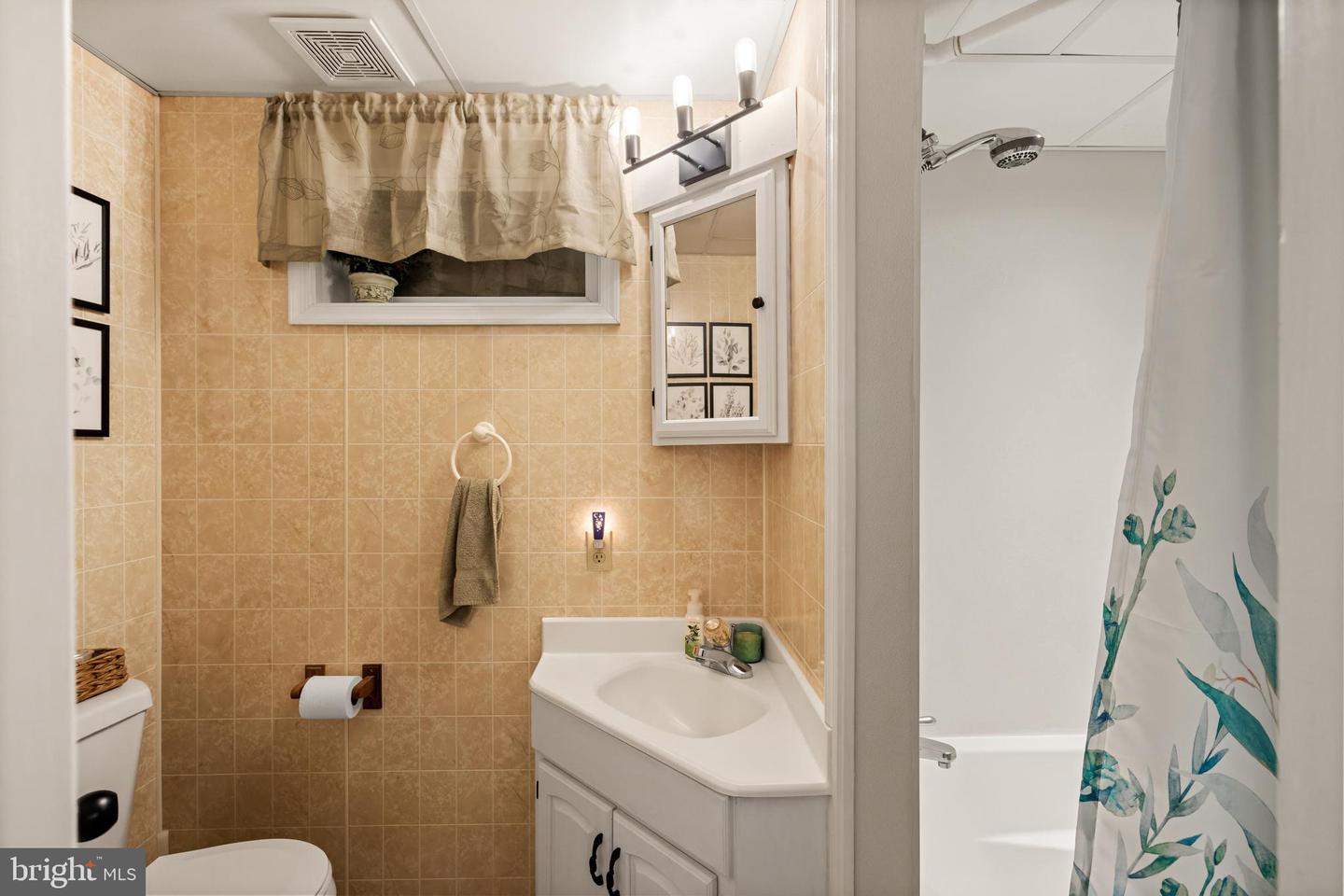 113 WILLOW DR, DAYTON, Virginia 22821, 4 Bedrooms Bedrooms, ,3 BathroomsBathrooms,Residential,For sale,113 WILLOW DR,VARO2002806 MLS # VARO2002806