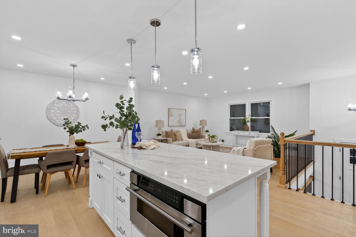 6804 LAMP POST LN, ALEXANDRIA, Virginia 22306, 5 Bedrooms Bedrooms, 7 Rooms Rooms,3 BathroomsBathrooms,Residential,For sale,6804 LAMP POST LN,VAFX2285574 MLS # VAFX2285574