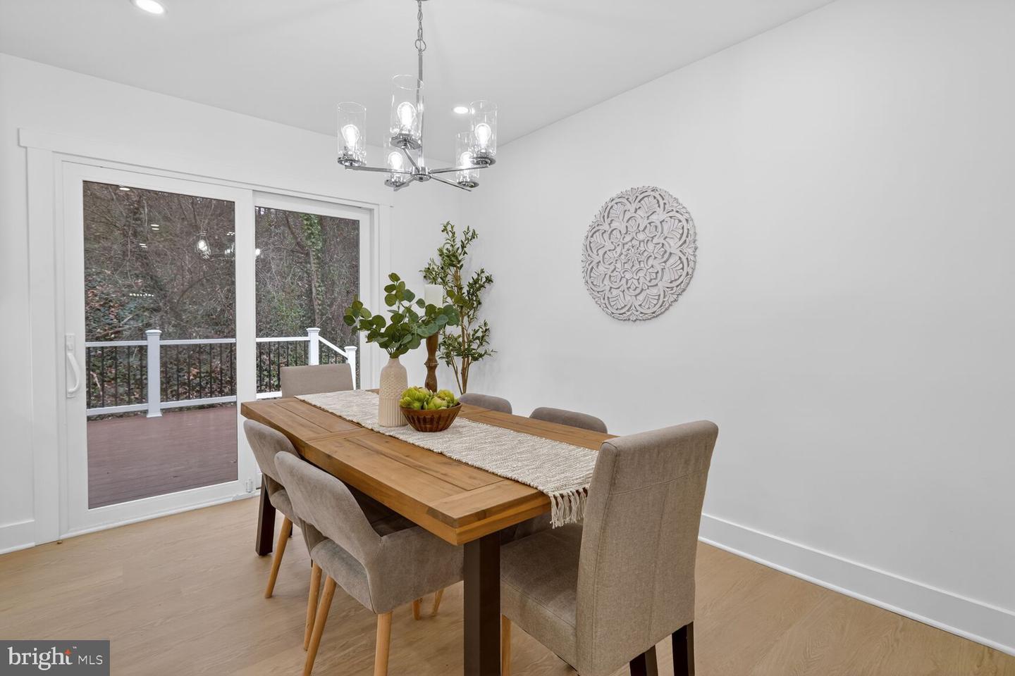 6804 LAMP POST LN, ALEXANDRIA, Virginia 22306, 5 Bedrooms Bedrooms, 7 Rooms Rooms,3 BathroomsBathrooms,Residential,For sale,6804 LAMP POST LN,VAFX2285574 MLS # VAFX2285574