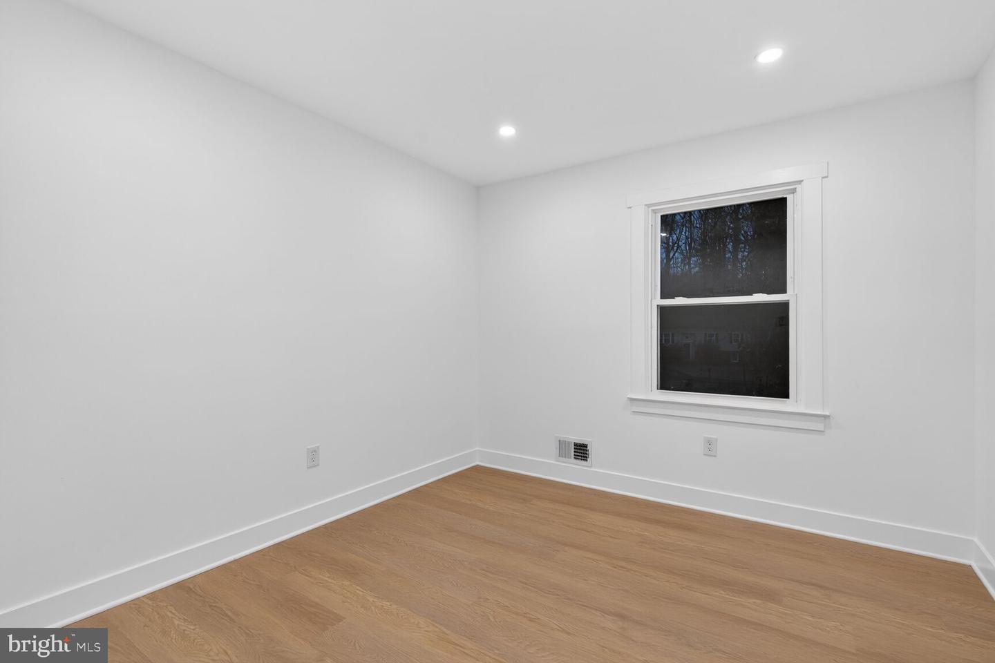 6804 LAMP POST LN, ALEXANDRIA, Virginia 22306, 5 Bedrooms Bedrooms, 7 Rooms Rooms,3 BathroomsBathrooms,Residential,For sale,6804 LAMP POST LN,VAFX2285574 MLS # VAFX2285574