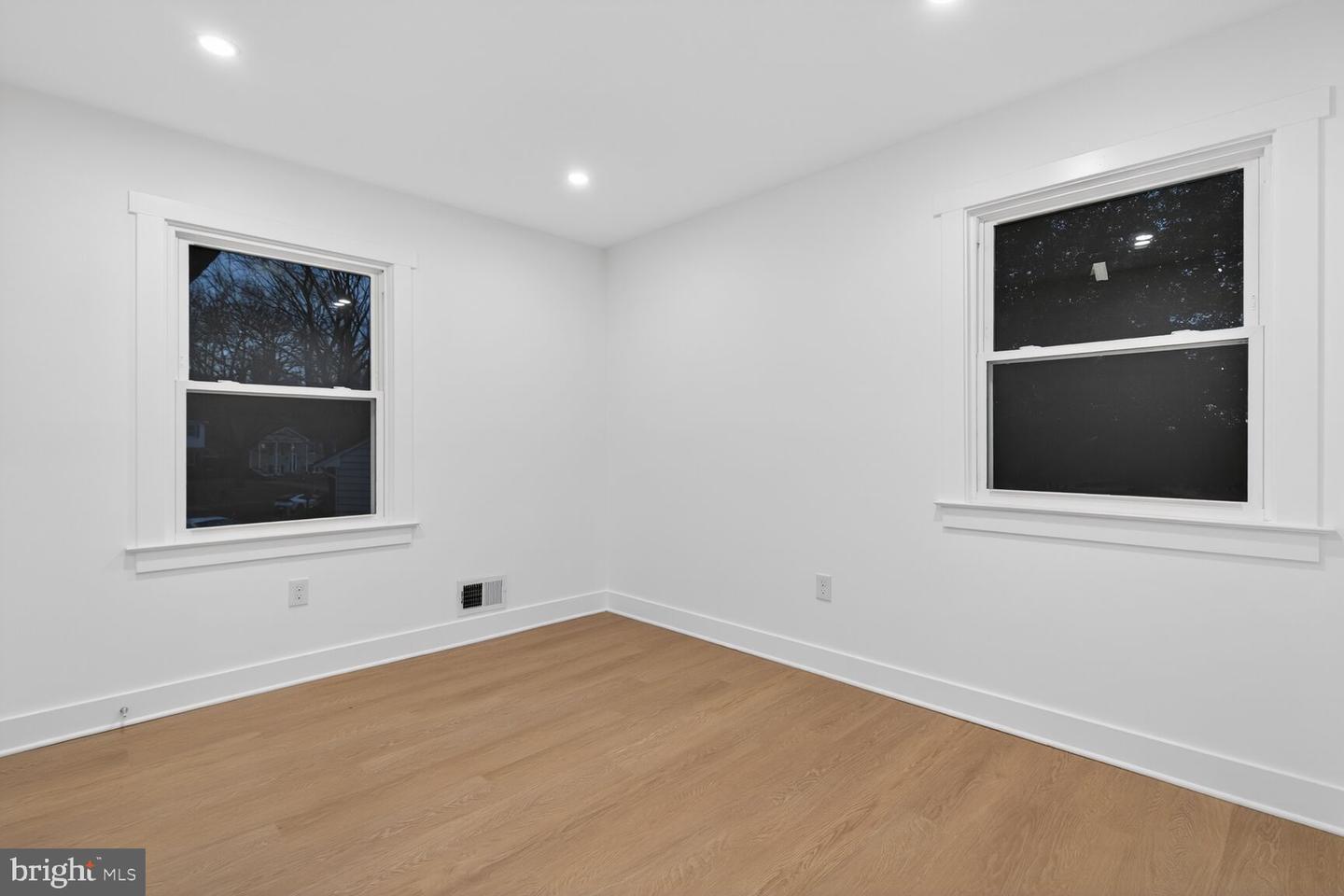 6804 LAMP POST LN, ALEXANDRIA, Virginia 22306, 5 Bedrooms Bedrooms, 7 Rooms Rooms,3 BathroomsBathrooms,Residential,For sale,6804 LAMP POST LN,VAFX2285574 MLS # VAFX2285574