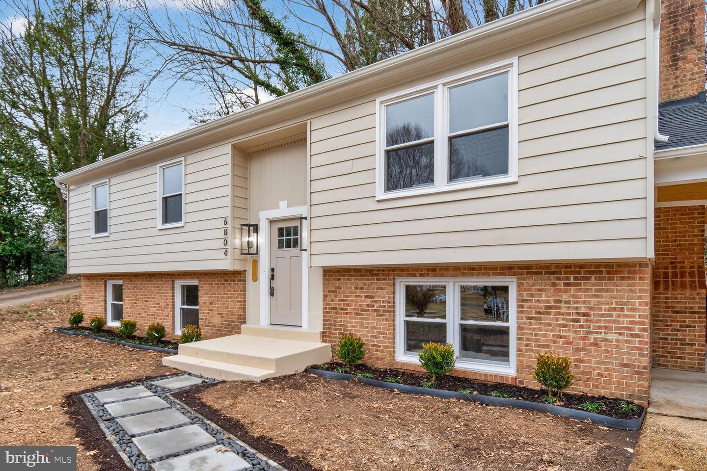 6804 LAMP POST LN, ALEXANDRIA, Virginia 22306, 5 Bedrooms Bedrooms, 7 Rooms Rooms,3 BathroomsBathrooms,Residential,For sale,6804 LAMP POST LN,VAFX2285574 MLS # VAFX2285574