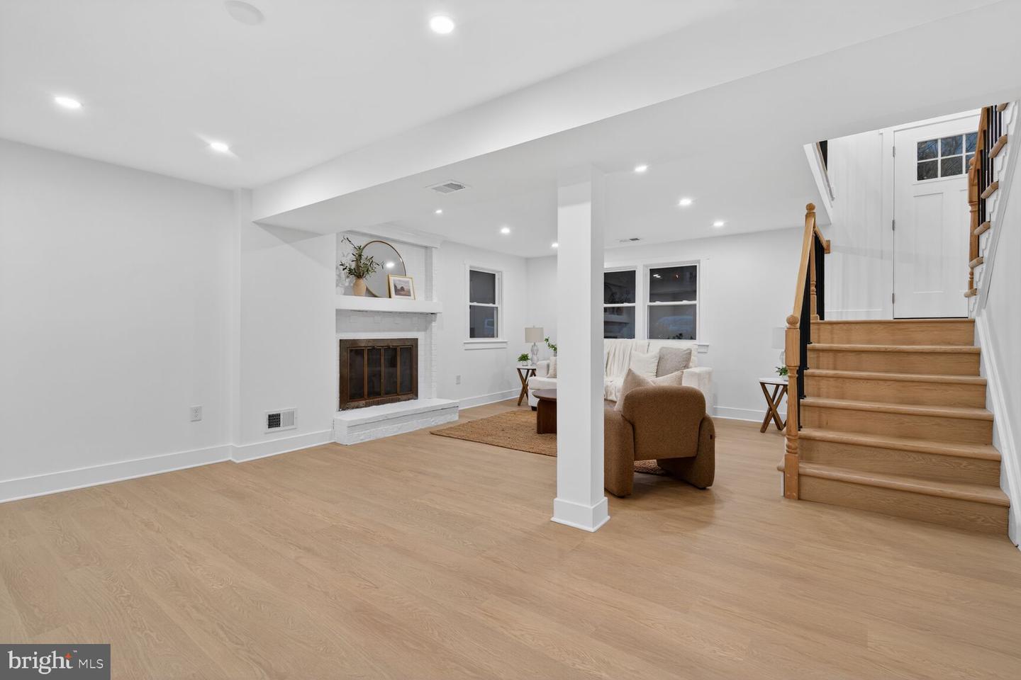 6804 LAMP POST LN, ALEXANDRIA, Virginia 22306, 5 Bedrooms Bedrooms, 7 Rooms Rooms,3 BathroomsBathrooms,Residential,For sale,6804 LAMP POST LN,VAFX2285574 MLS # VAFX2285574