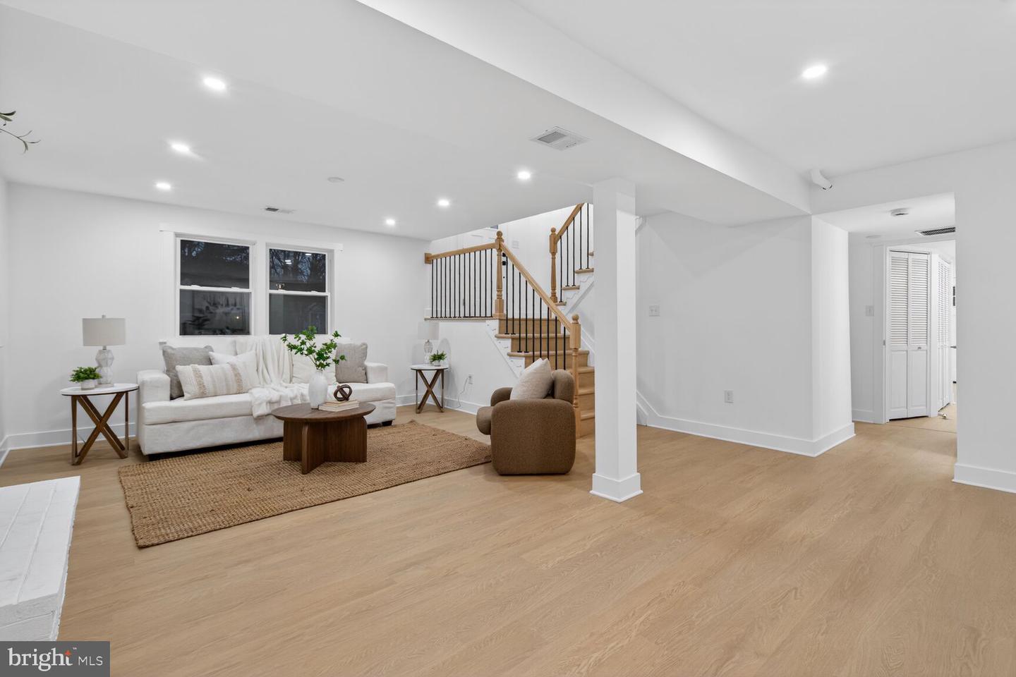 6804 LAMP POST LN, ALEXANDRIA, Virginia 22306, 5 Bedrooms Bedrooms, 7 Rooms Rooms,3 BathroomsBathrooms,Residential,For sale,6804 LAMP POST LN,VAFX2285574 MLS # VAFX2285574