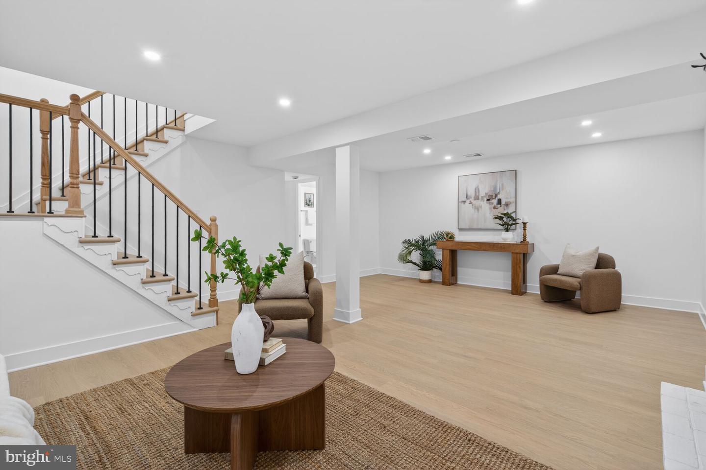 6804 LAMP POST LN, ALEXANDRIA, Virginia 22306, 5 Bedrooms Bedrooms, 7 Rooms Rooms,3 BathroomsBathrooms,Residential,For sale,6804 LAMP POST LN,VAFX2285574 MLS # VAFX2285574