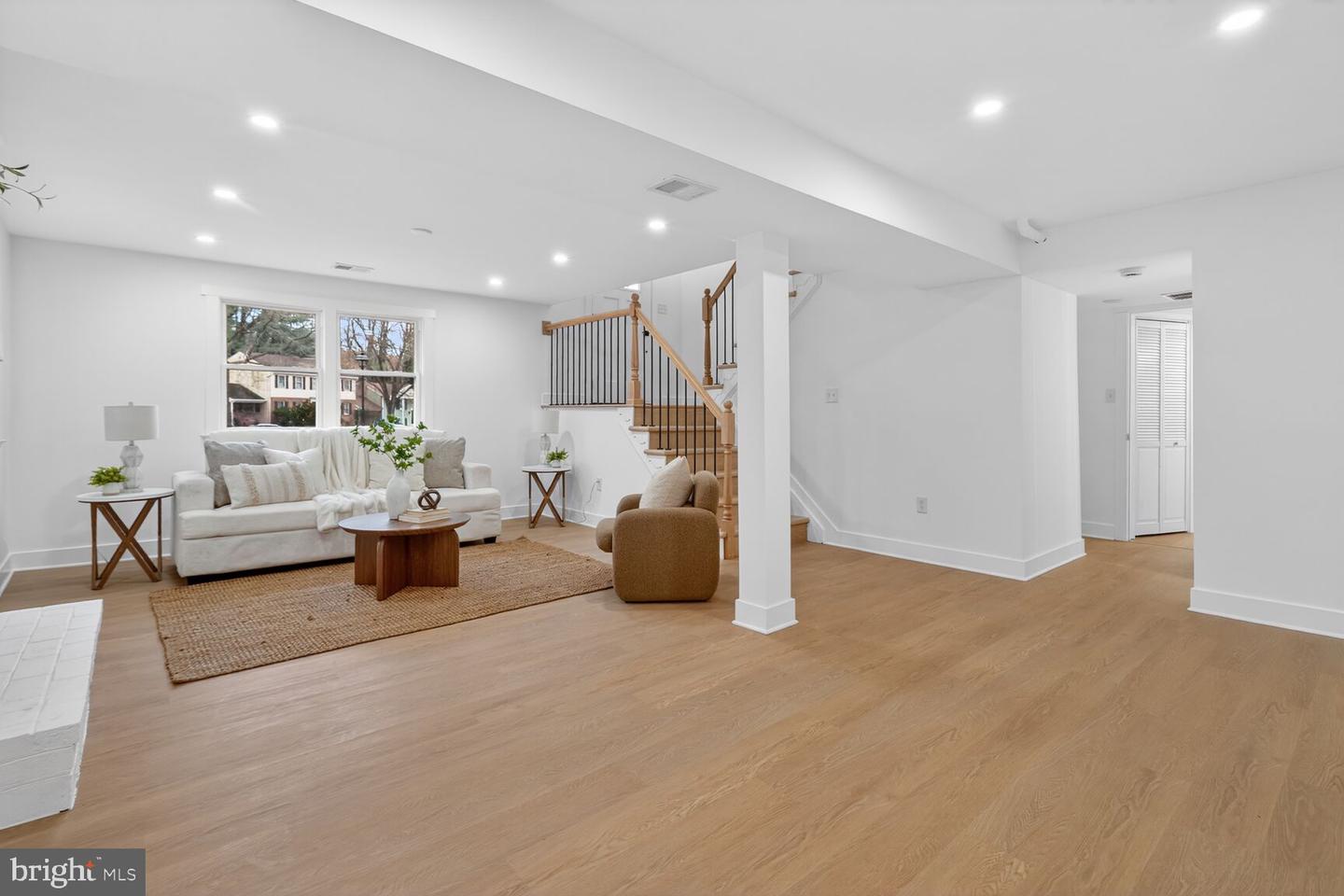 6804 LAMP POST LN, ALEXANDRIA, Virginia 22306, 5 Bedrooms Bedrooms, 7 Rooms Rooms,3 BathroomsBathrooms,Residential,For sale,6804 LAMP POST LN,VAFX2285574 MLS # VAFX2285574