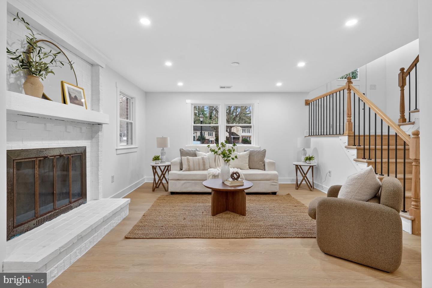 6804 LAMP POST LN, ALEXANDRIA, Virginia 22306, 5 Bedrooms Bedrooms, 7 Rooms Rooms,3 BathroomsBathrooms,Residential,For sale,6804 LAMP POST LN,VAFX2285574 MLS # VAFX2285574