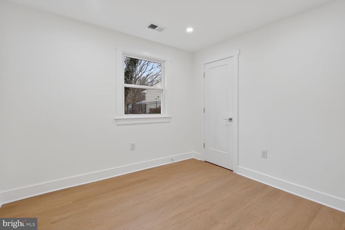 6804 LAMP POST LN, ALEXANDRIA, Virginia 22306, 5 Bedrooms Bedrooms, 7 Rooms Rooms,3 BathroomsBathrooms,Residential,For sale,6804 LAMP POST LN,VAFX2285574 MLS # VAFX2285574