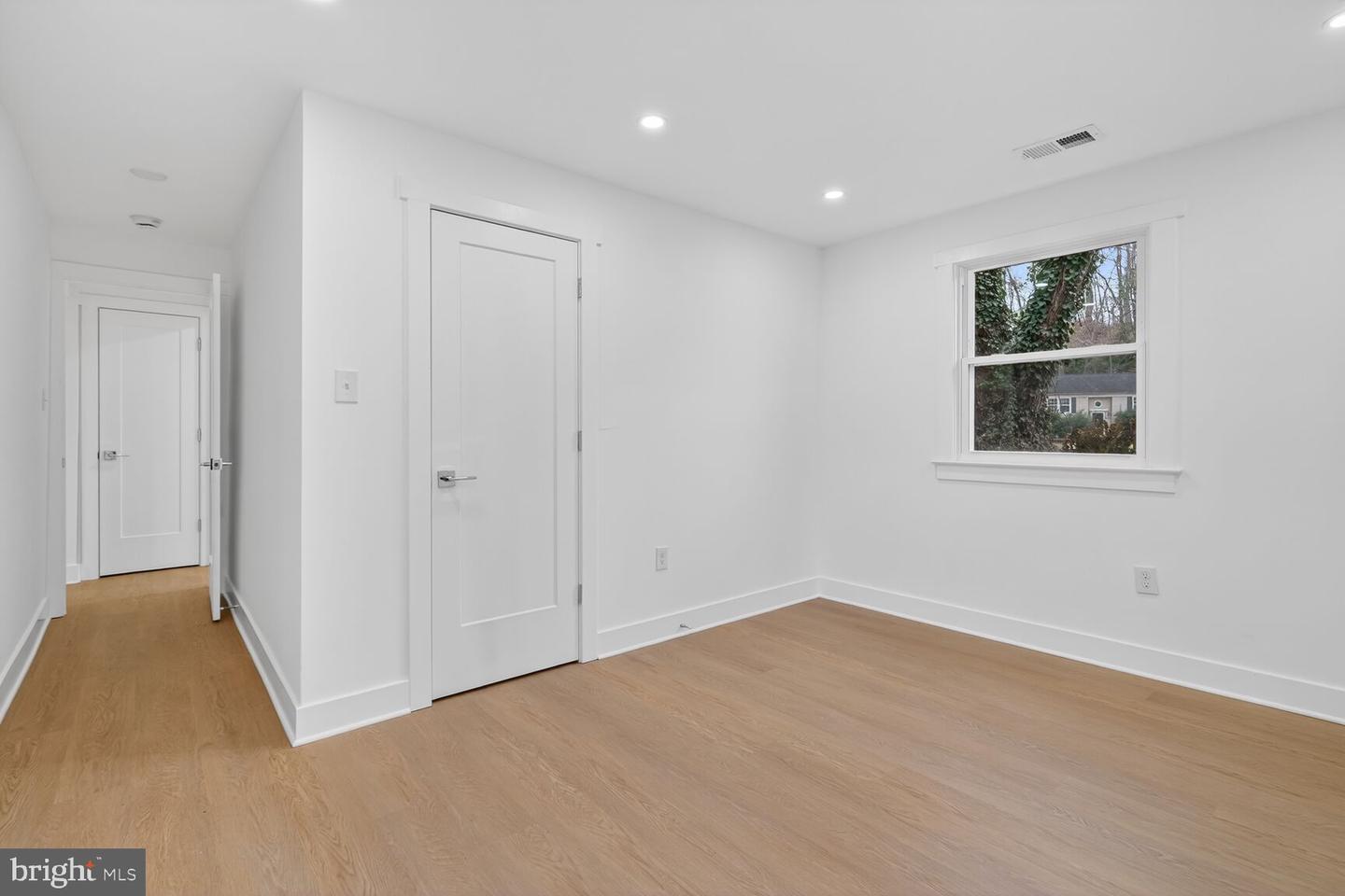 6804 LAMP POST LN, ALEXANDRIA, Virginia 22306, 5 Bedrooms Bedrooms, 7 Rooms Rooms,3 BathroomsBathrooms,Residential,For sale,6804 LAMP POST LN,VAFX2285574 MLS # VAFX2285574