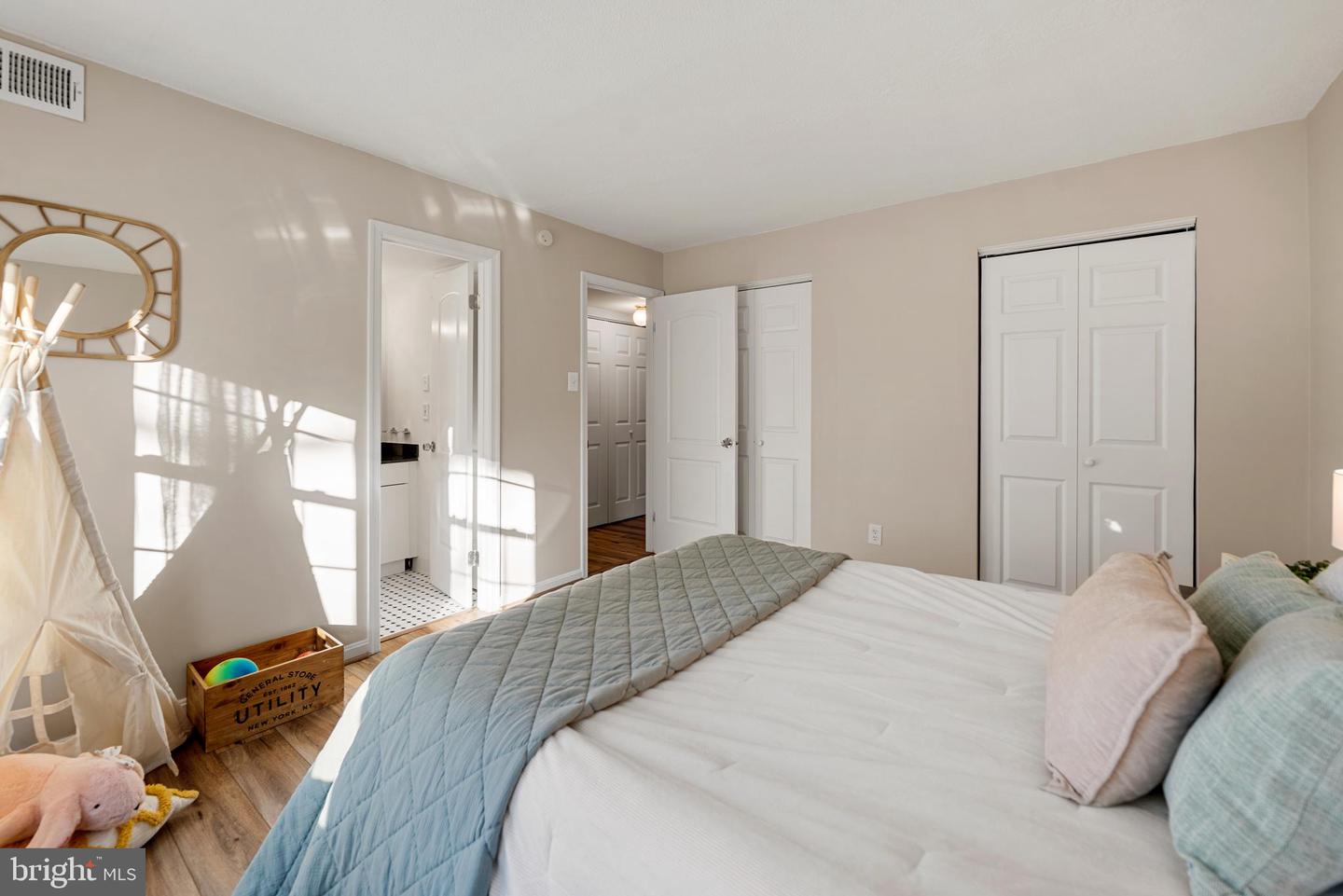 148-C N BEDFORD ST #C, ARLINGTON, Virginia 22201, 2 Bedrooms Bedrooms, 8 Rooms Rooms,2 BathroomsBathrooms,Residential,For sale,148-C N BEDFORD ST #C,VAAR2067724 MLS # VAAR2067724 148-C N BEDFORD ST #C, ARLINGTON, Virginia 22201, 2 Bedrooms Bedrooms, 8 Rooms Rooms,2 BathroomsBathrooms,Residential,For sale,148-C N BEDFORD ST #C,VAAR2067724 MLS # VAAR2067724