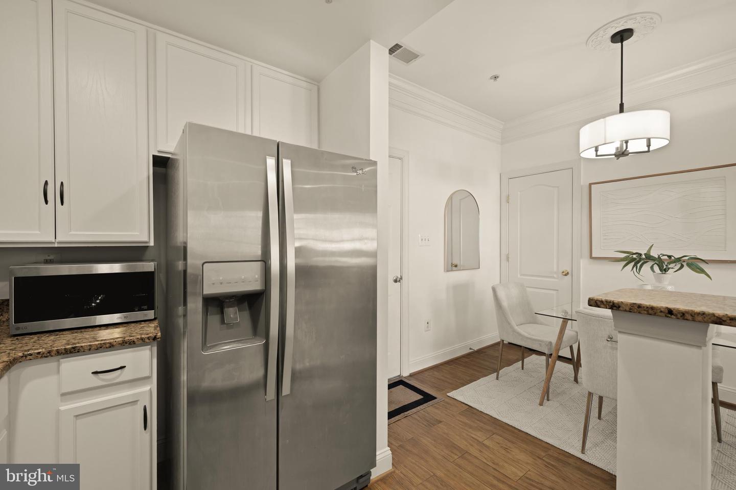 8093 GATEHOUSE RD #2, FALLS CHURCH, Virginia 22042, 3 Bedrooms Bedrooms, ,2 BathroomsBathrooms,Residential,For sale,8093 GATEHOUSE RD #2,VAFX2285644 MLS # VAFX2285644