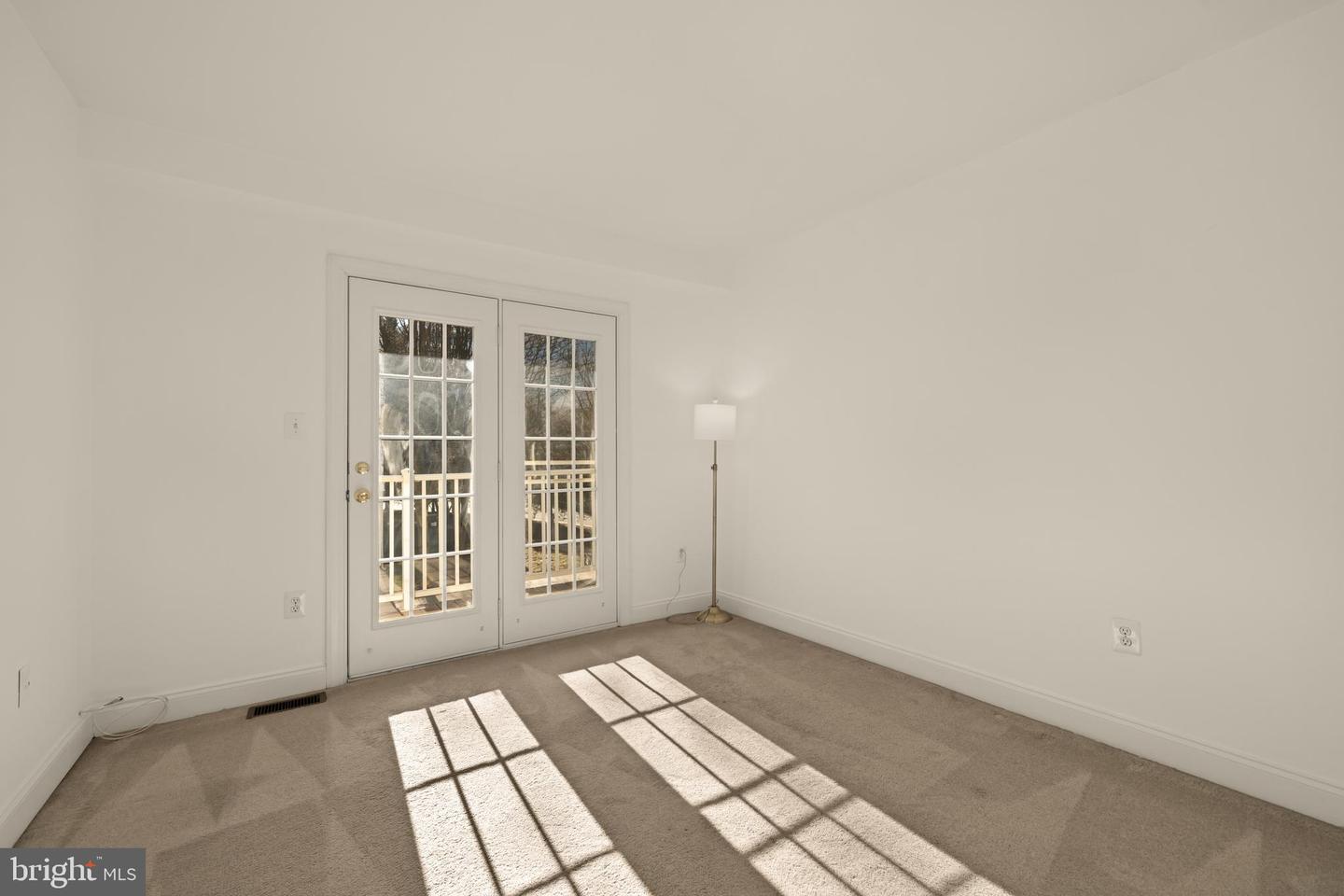 8093 GATEHOUSE RD #2, FALLS CHURCH, Virginia 22042, 3 Bedrooms Bedrooms, ,2 BathroomsBathrooms,Residential,For sale,8093 GATEHOUSE RD #2,VAFX2285644 MLS # VAFX2285644