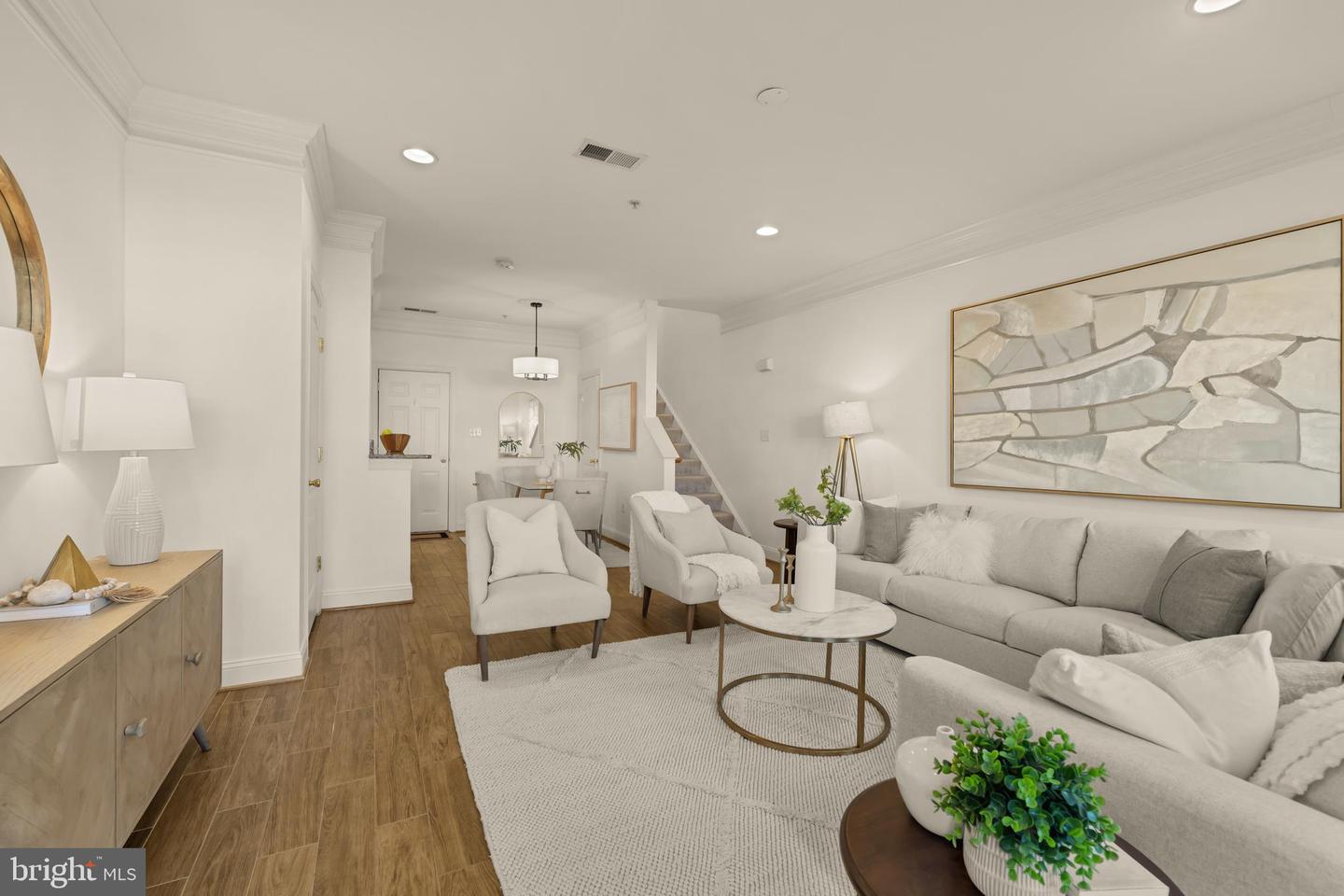 8093 GATEHOUSE RD #2, FALLS CHURCH, Virginia 22042, 3 Bedrooms Bedrooms, ,2 BathroomsBathrooms,Residential,For sale,8093 GATEHOUSE RD #2,VAFX2285644 MLS # VAFX2285644