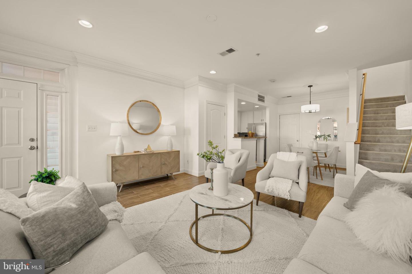 8093 GATEHOUSE RD #2, FALLS CHURCH, Virginia 22042, 3 Bedrooms Bedrooms, ,2 BathroomsBathrooms,Residential,For sale,8093 GATEHOUSE RD #2,VAFX2285644 MLS # VAFX2285644