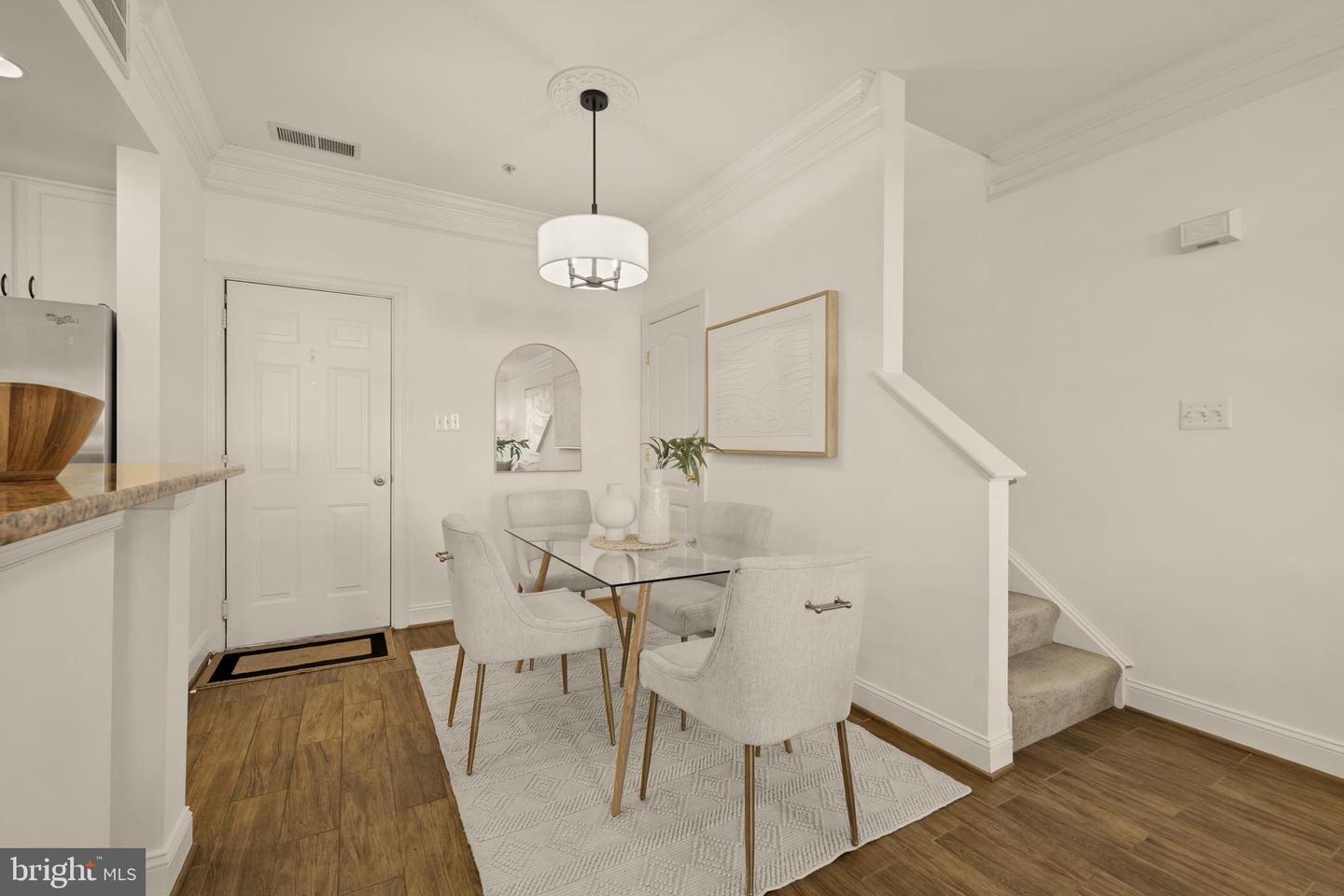 8093 GATEHOUSE RD #2, FALLS CHURCH, Virginia 22042, 3 Bedrooms Bedrooms, ,2 BathroomsBathrooms,Residential,For sale,8093 GATEHOUSE RD #2,VAFX2285644 MLS # VAFX2285644