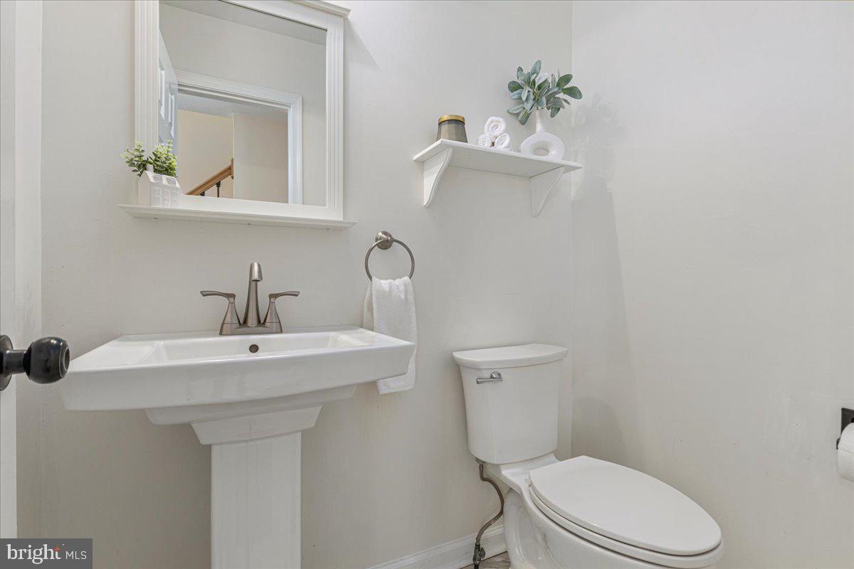 157 OAK DR, WINCHESTER, Virginia 22603, 4 Bedrooms Bedrooms, 12 Rooms Rooms,2 BathroomsBathrooms,Residential,For sale,157 OAK DR,VAFV2038906 MLS # VAFV2038906