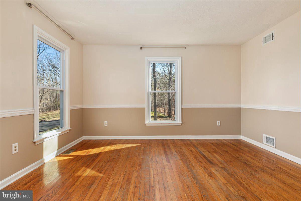 157 OAK DR, WINCHESTER, Virginia 22603, 4 Bedrooms Bedrooms, 12 Rooms Rooms,2 BathroomsBathrooms,Residential,For sale,157 OAK DR,VAFV2038906 MLS # VAFV2038906