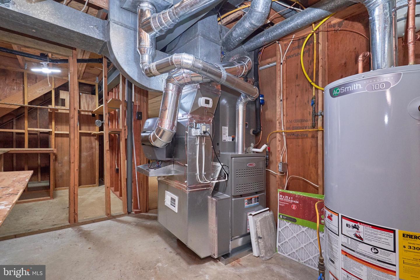 4139 EVERGREEN DR, FAIRFAX, Virginia 22032, 4 Bedrooms Bedrooms, ,3 BathroomsBathrooms,Residential,For sale,4139 EVERGREEN DR,VAFC2007652 MLS # VAFC2007652