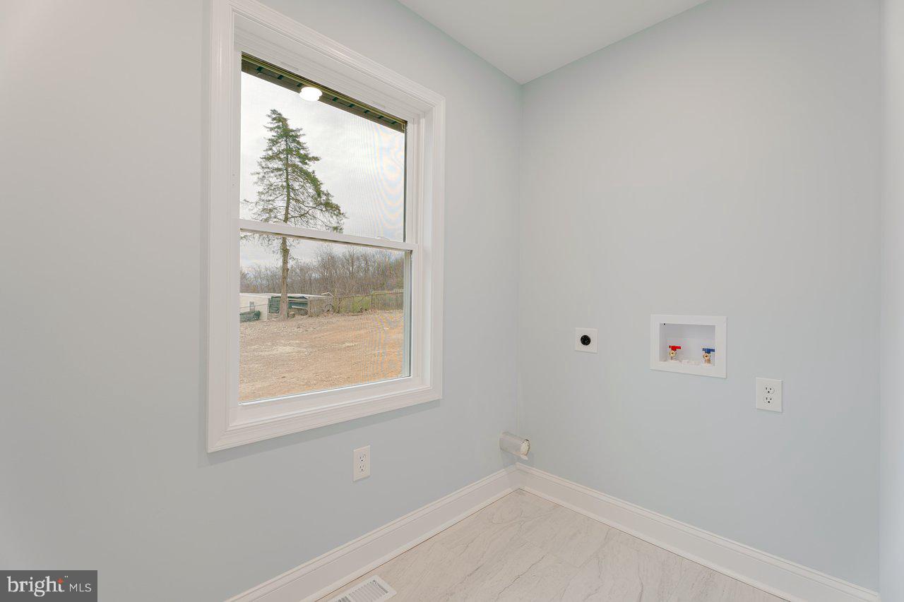 3098 LAYMAN TRESTLE RD, ROCKINGHAM, Virginia 22802, 3 Bedrooms Bedrooms, ,2 BathroomsBathrooms,Residential,For sale,3098 LAYMAN TRESTLE RD,VARO2002808 MLS # VARO2002808