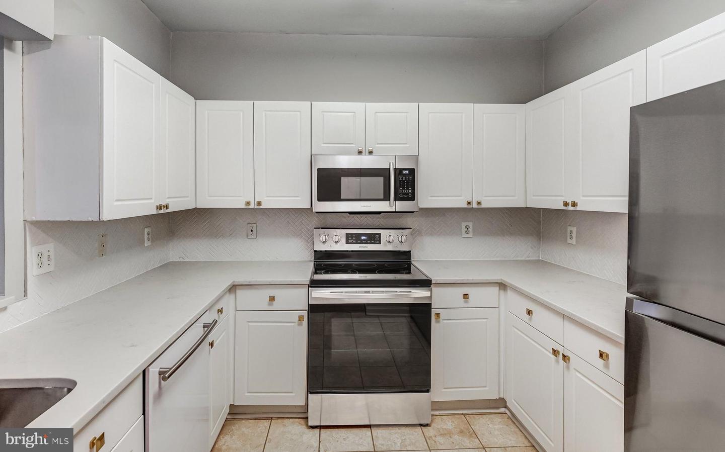 4560 STRUTFIELD LN #1110, ALEXANDRIA, Virginia 22311, 1 Bedroom Bedrooms, ,1 BathroomBathrooms,Residential,For sale,4560 STRUTFIELD LN #1110,VAAX2053152 MLS # VAAX2053152