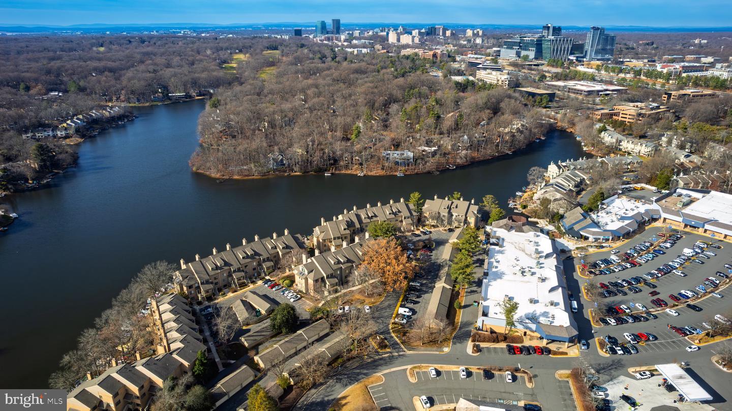 11262 HARBOR CT #11262, RESTON, Virginia 20191, 2 Bedrooms Bedrooms, ,2 BathroomsBathrooms,Residential,For sale,11262 HARBOR CT #11262,VAFX2285716 MLS # VAFX2285716