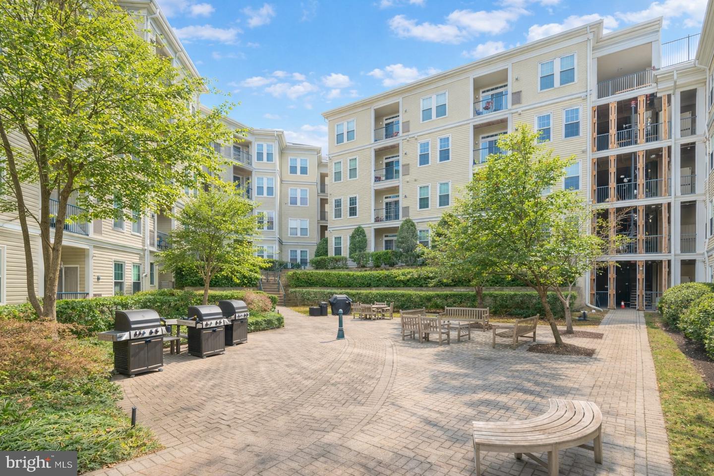 2055 26TH ST S #5-207, ARLINGTON, Virginia 22206, 2 Bedrooms Bedrooms, ,2 BathroomsBathrooms,Residential,For sale,2055 26TH ST S #5-207,VAAR2067752 MLS # VAAR2067752