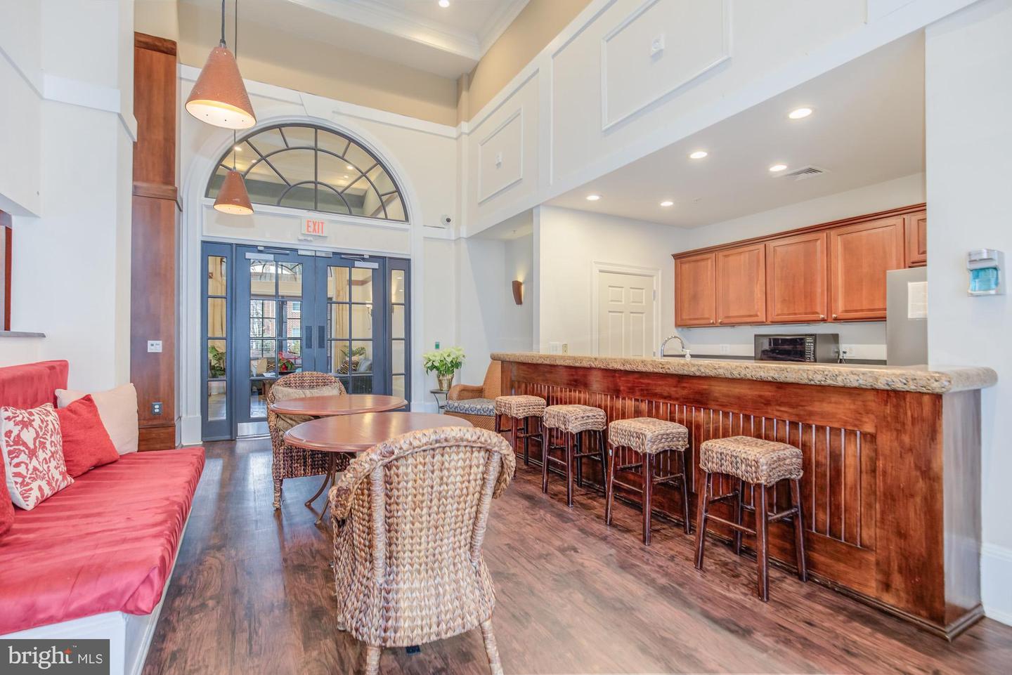 2055 26TH ST S #5-207, ARLINGTON, Virginia 22206, 2 Bedrooms Bedrooms, ,2 BathroomsBathrooms,Residential,For sale,2055 26TH ST S #5-207,VAAR2067752 MLS # VAAR2067752