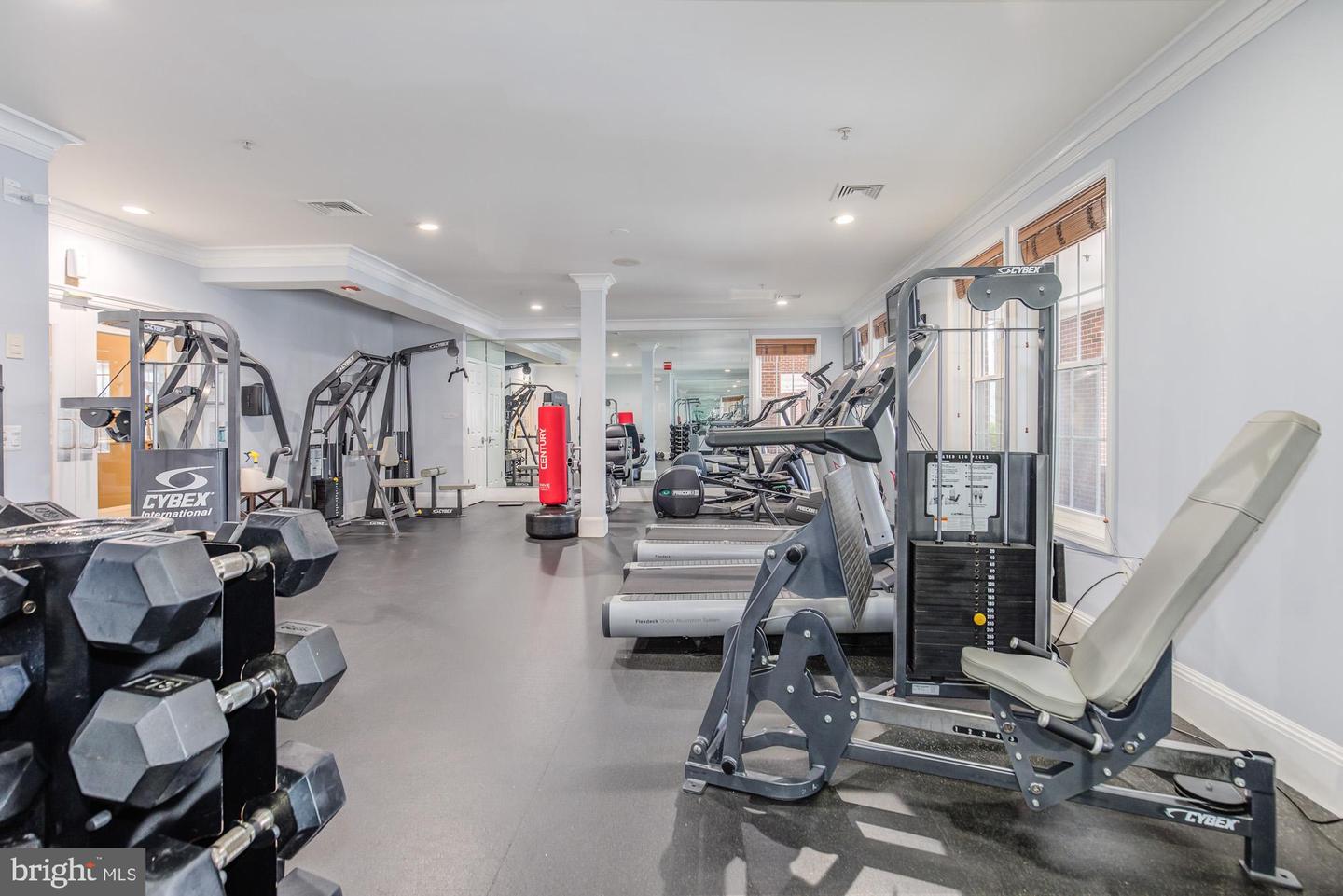 2055 26TH ST S #5-207, ARLINGTON, Virginia 22206, 2 Bedrooms Bedrooms, ,2 BathroomsBathrooms,Residential,For sale,2055 26TH ST S #5-207,VAAR2067752 MLS # VAAR2067752