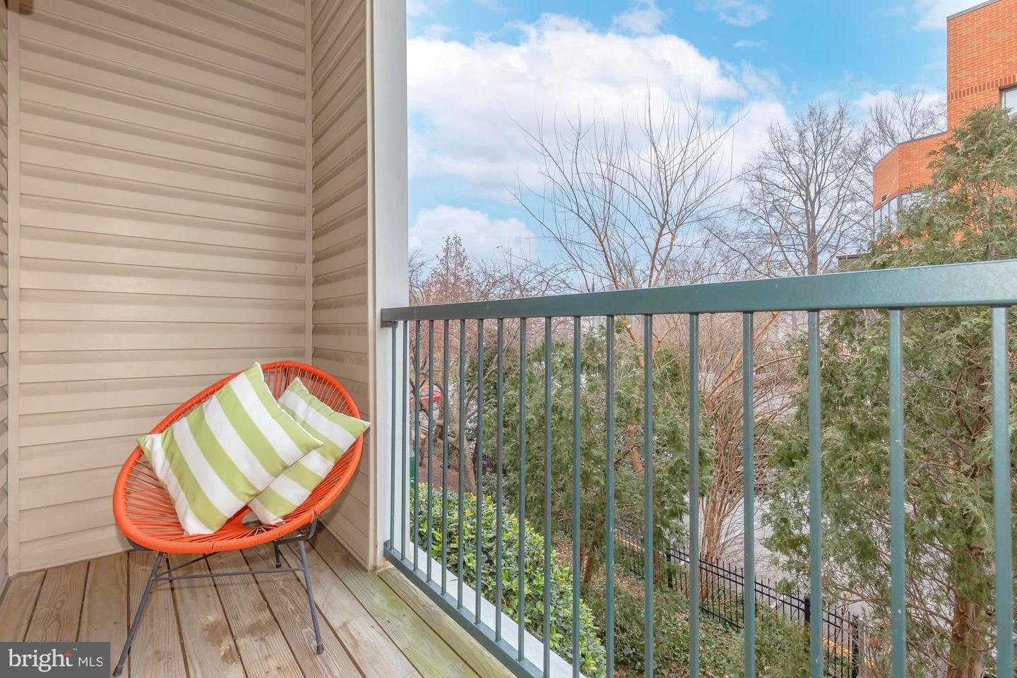 2055 26TH ST S #5-207, ARLINGTON, Virginia 22206, 2 Bedrooms Bedrooms, ,2 BathroomsBathrooms,Residential,For sale,2055 26TH ST S #5-207,VAAR2067752 MLS # VAAR2067752