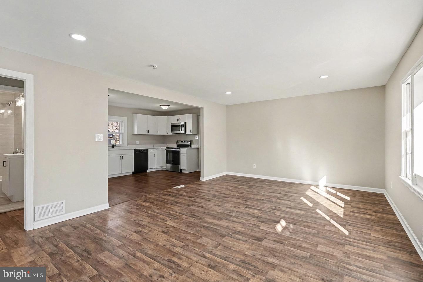 187 BROOKS DR, COLONIAL BEACH, Virginia 22443, 2 Bedrooms Bedrooms, ,1 BathroomBathrooms,Residential,For sale,187 BROOKS DR,VAWE2010374 MLS # VAWE2010374