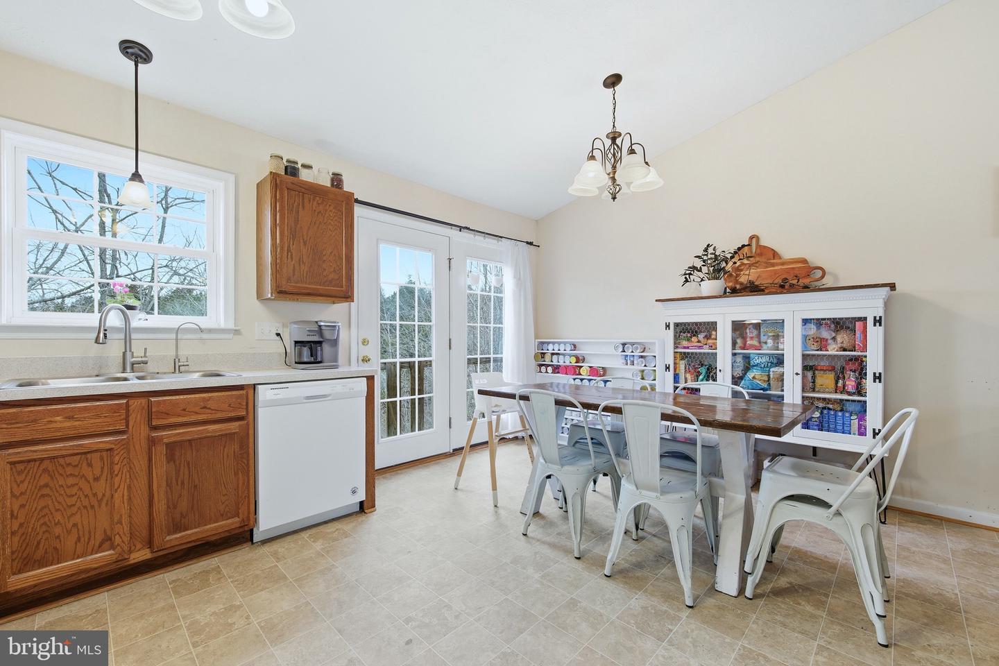 549 STONEWALL ST, STRASBURG, Virginia 22657, 2 Bedrooms Bedrooms, ,1 BathroomBathrooms,Residential,For sale,549 STONEWALL ST,VASH2013382 MLS # VASH2013382