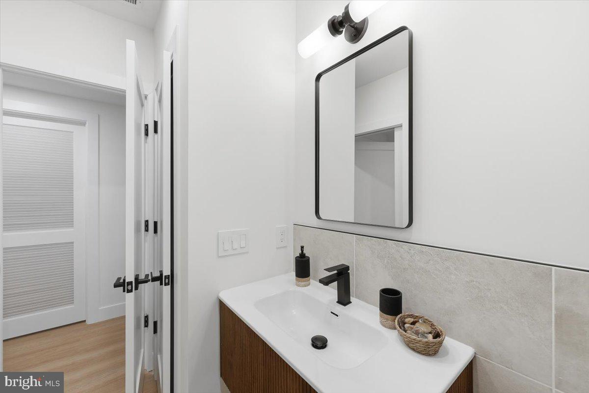 1237 FRANKLIN ST NE, WASHINGTON, District Of Columbia 20017, 6 Bedrooms Bedrooms, ,5 BathroomsBathrooms,Residential,For sale,1237 FRANKLIN ST NE,DCDC2241510 MLS # DCDC2241510