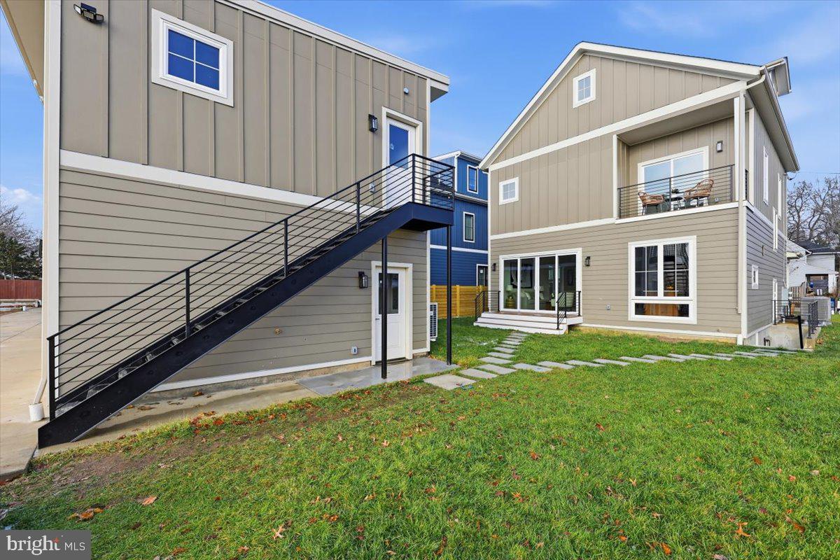 1237 FRANKLIN ST NE, WASHINGTON, District Of Columbia 20017, 6 Bedrooms Bedrooms, ,5 BathroomsBathrooms,Residential,For sale,1237 FRANKLIN ST NE,DCDC2241510 MLS # DCDC2241510