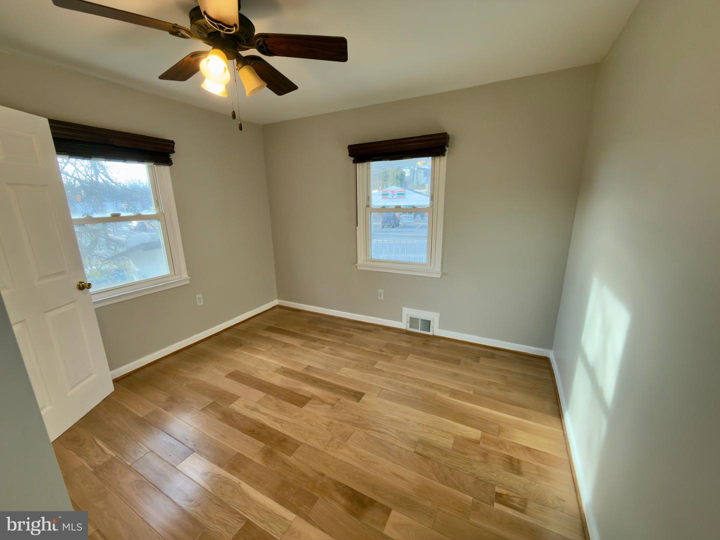 2408 FAIRHAVEN AVE, ALEXANDRIA, Virginia 22303, 6 Bedrooms Bedrooms, ,3 BathroomsBathrooms,Residential,For sale,2408 FAIRHAVEN AVE,VAFX2285880 MLS # VAFX2285880