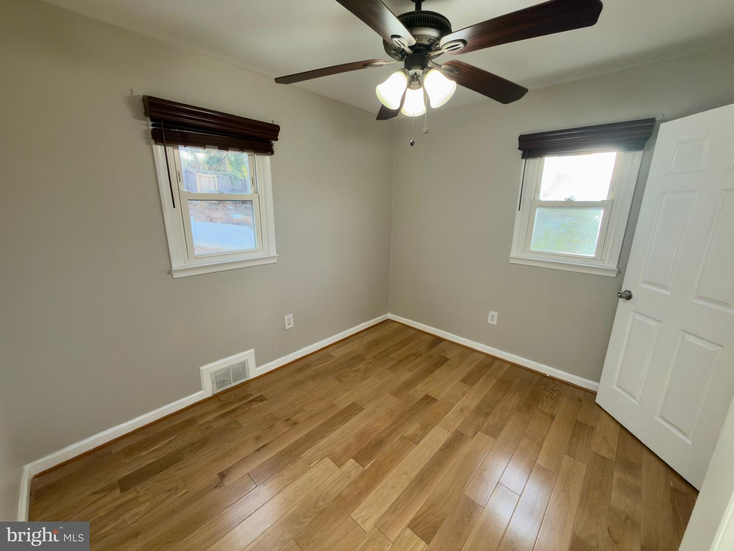 2408 FAIRHAVEN AVE, ALEXANDRIA, Virginia 22303, 6 Bedrooms Bedrooms, ,3 BathroomsBathrooms,Residential,For sale,2408 FAIRHAVEN AVE,VAFX2285880 MLS # VAFX2285880