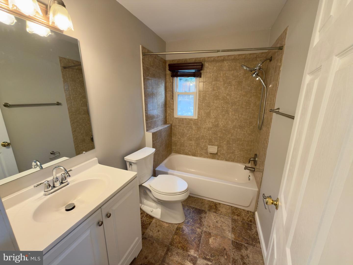 2408 FAIRHAVEN AVE, ALEXANDRIA, Virginia 22303, 6 Bedrooms Bedrooms, ,3 BathroomsBathrooms,Residential,For sale,2408 FAIRHAVEN AVE,VAFX2285880 MLS # VAFX2285880