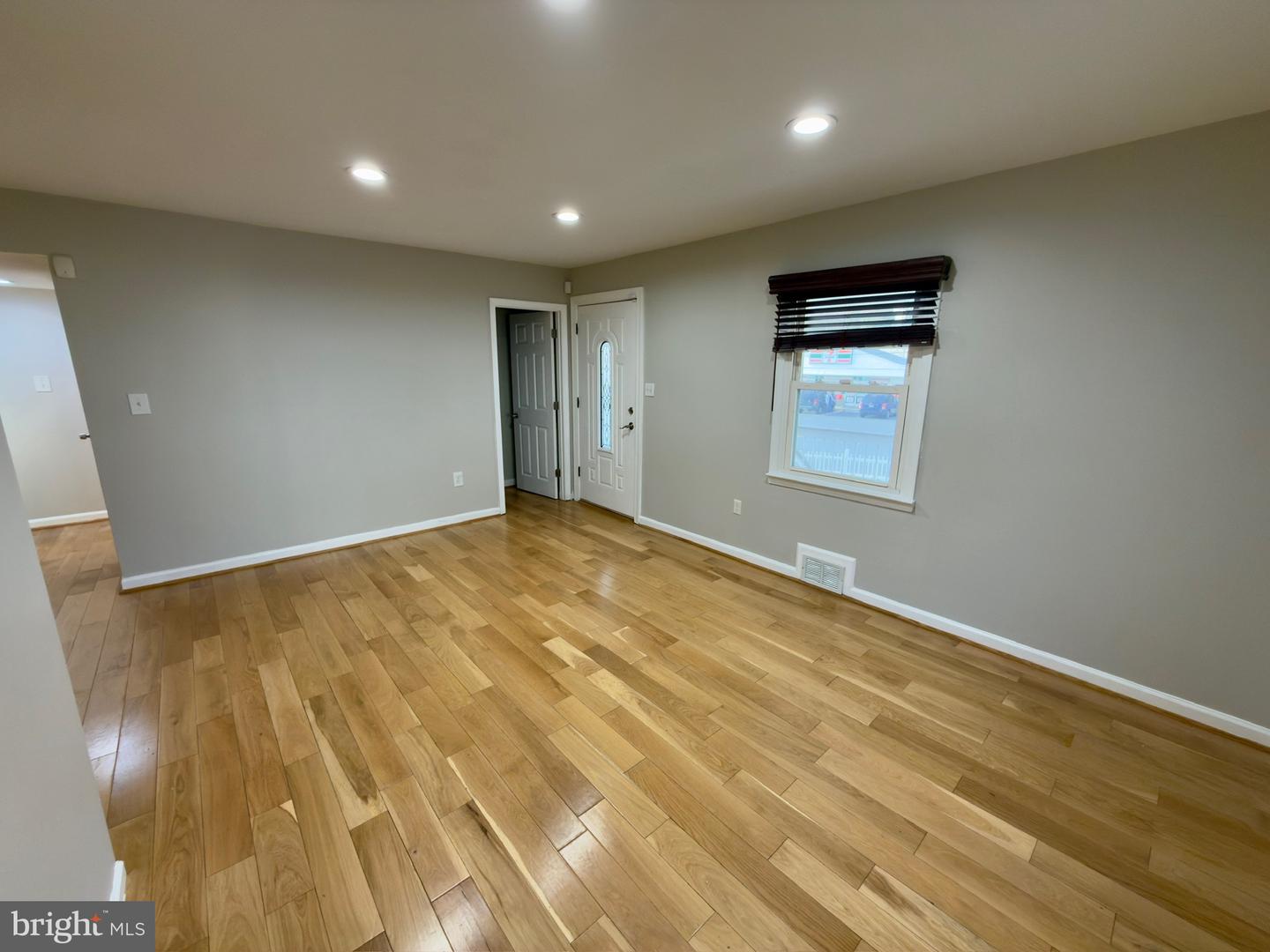 2408 FAIRHAVEN AVE, ALEXANDRIA, Virginia 22303, 6 Bedrooms Bedrooms, ,3 BathroomsBathrooms,Residential,For sale,2408 FAIRHAVEN AVE,VAFX2285880 MLS # VAFX2285880