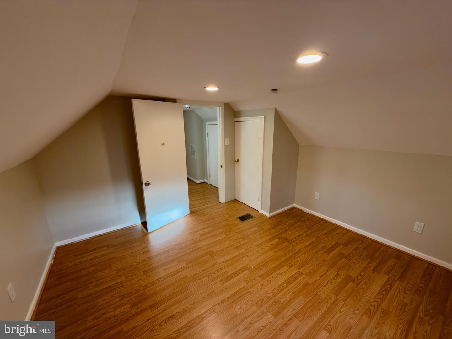 2408 FAIRHAVEN AVE, ALEXANDRIA, Virginia 22303, 6 Bedrooms Bedrooms, ,3 BathroomsBathrooms,Residential,For sale,2408 FAIRHAVEN AVE,VAFX2285880 MLS # VAFX2285880