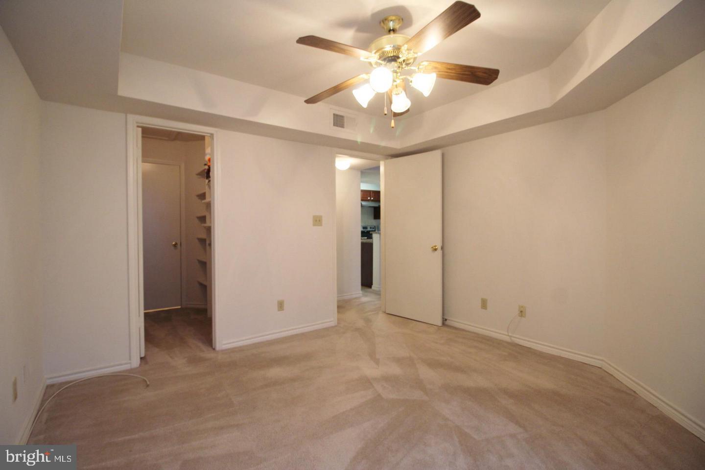 3902 PENDERVIEW DR #1423, FAIRFAX, Virginia 22033, 2 Bedrooms Bedrooms, 5 Rooms Rooms,1 BathroomBathrooms,Residential,For sale,3902 PENDERVIEW DR #1423,VAFX2285886 MLS # VAFX2285886